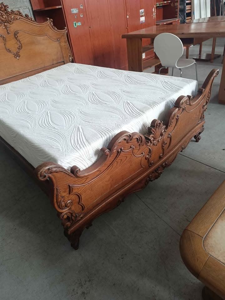 Cama maciza castaño talla - Imagen 1