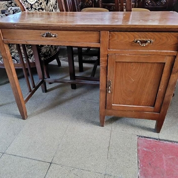 Escritorio de castaño - Imagen 1