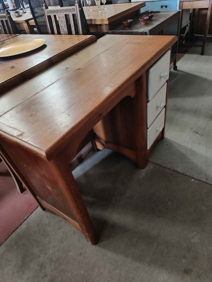 Escritorio de madera - Imagen 3
