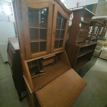 Escritorio secreter clásico con vitrina de madera - Imagen 2