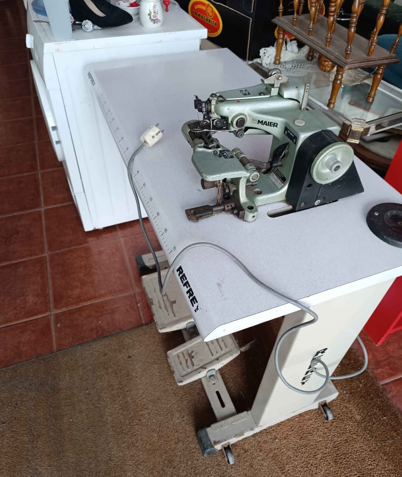 Maquina de coser - Imagen 2