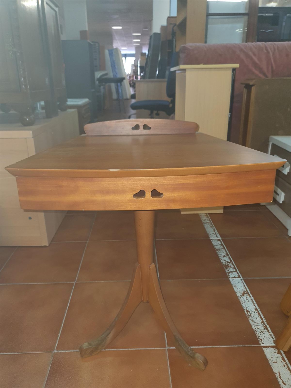 Mesa auxiliar - Imagen 2