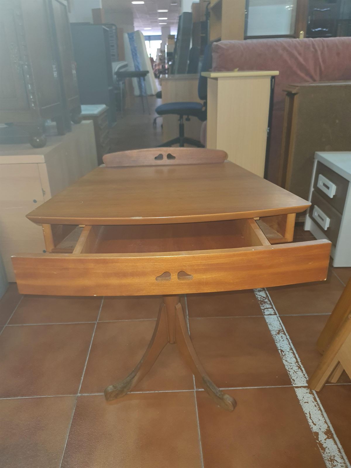 Mesa auxiliar - Imagen 3