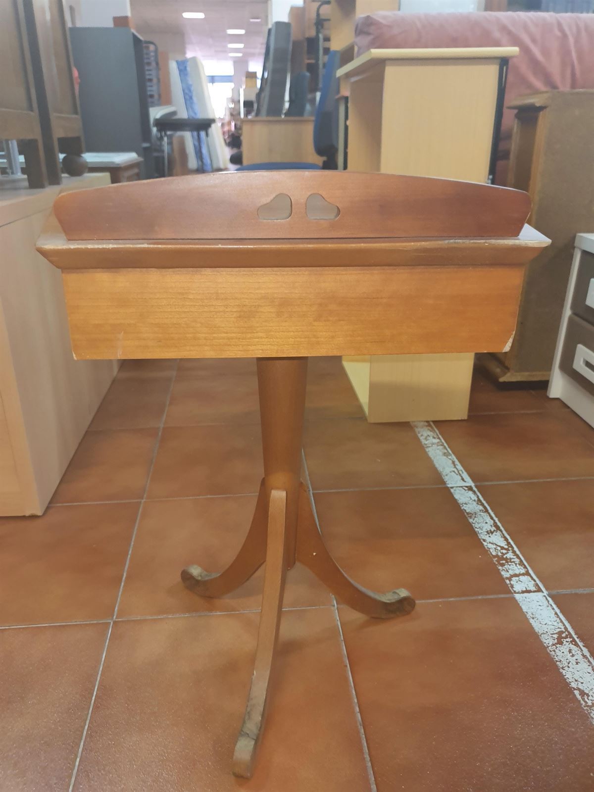 Mesa auxiliar - Imagen 4