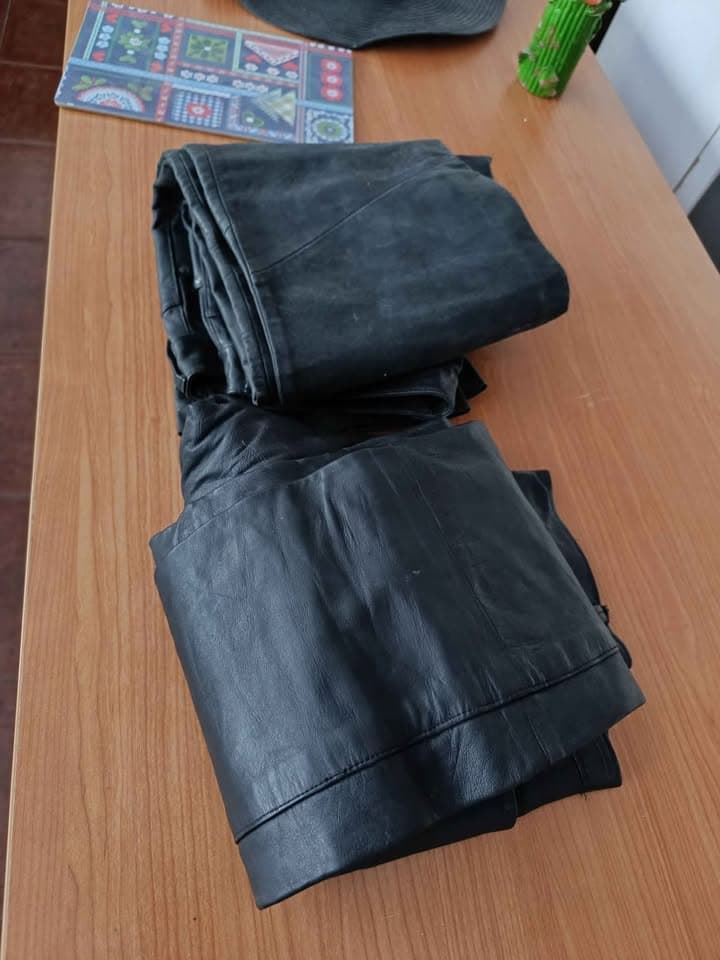 Pantalones de cuero - Imagen 1