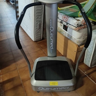 Plataforma vibratoria Quirumed con manillar y panel de control - Imagen 1