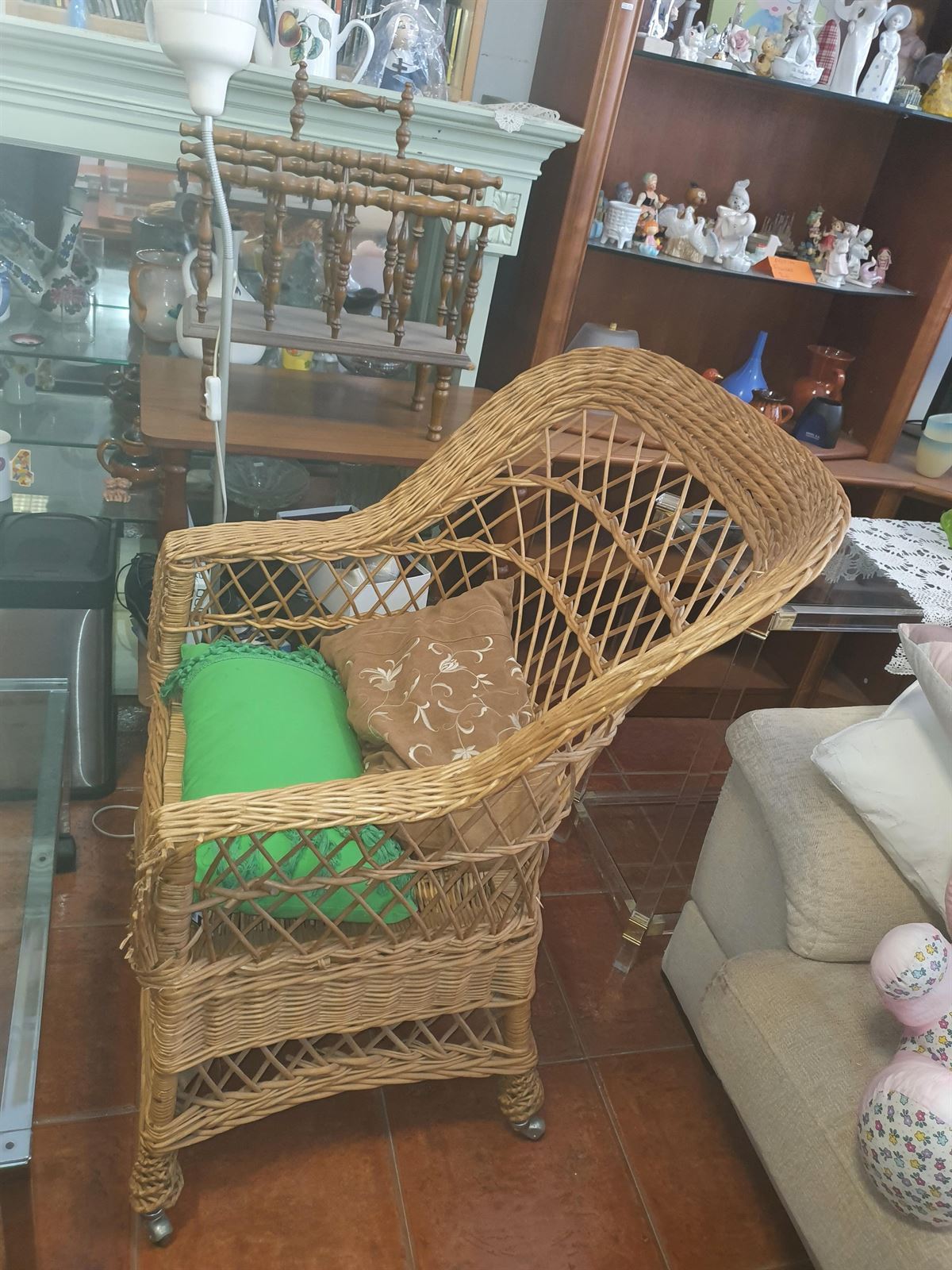 Silla de mimbre con ruedas - Imagen 3
