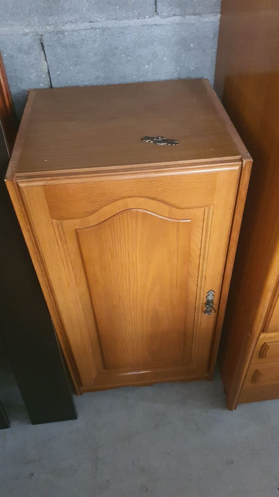Título: Mueble de salón modular clásico en madera - Imagen 3