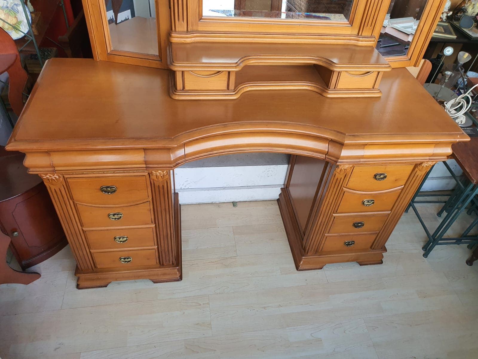 Tocador de madera de diseño clásico - Imagen 4