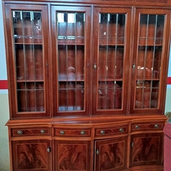 Vitrina aparador clásica - Imagen 1